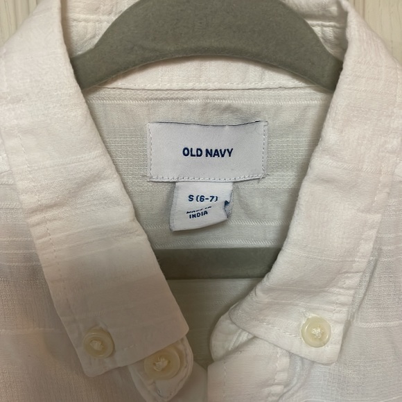 White short sleeve Old Navy shirt and chambray striped Carter’s shorts. - Picture 5 of 7